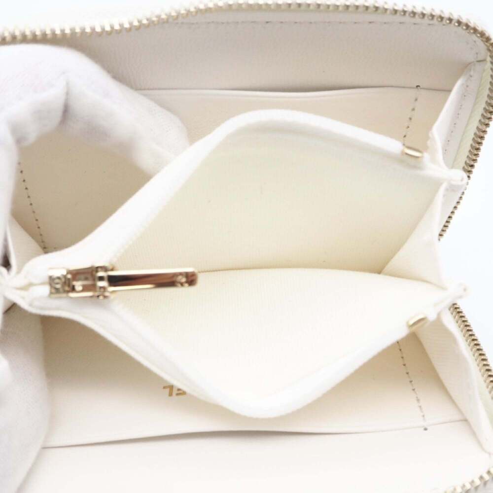 CHANEL Authentic White Lambskin Leather Wallet - Picture 10 of 12